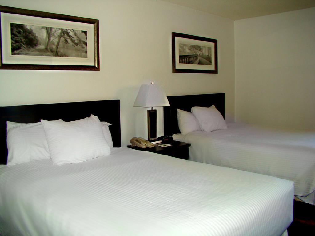 פורט מקמארי Stonebridge Hotel מראה חיצוני תמונה